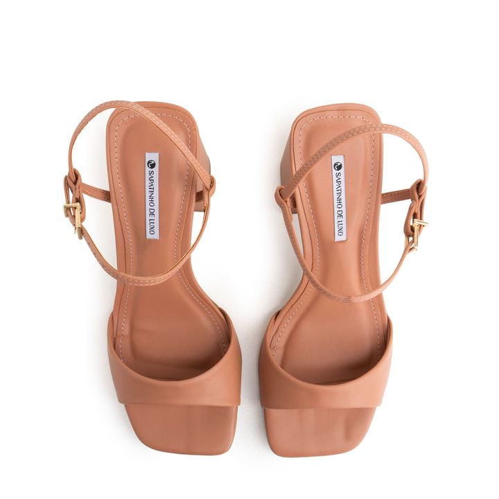 9550.13_2-Sandalia-Nude-Mocha-Salto-Alto-Bloco-e-Fivela-Ouro-4.jpg