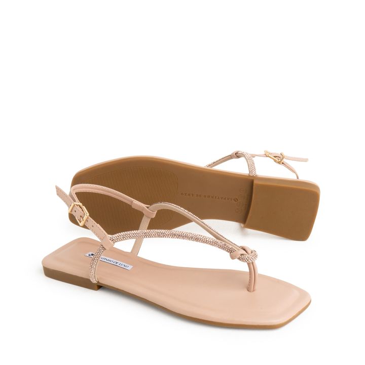 1380.308_5-Rasteira-Sandalia-Nude-Amendoa-Tira-Dedo-No-com-Strass-Brilho-e-Fivela-1.jpg