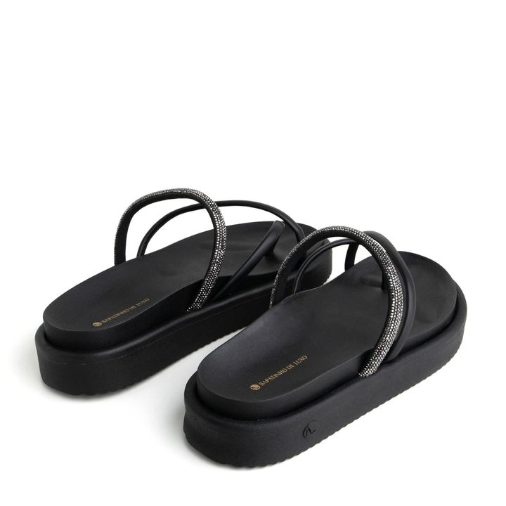 6110.21_1-Rasteira-Papete-Preto-Tiras-Cruzadas-e-Strass-Brilho-3.jpg