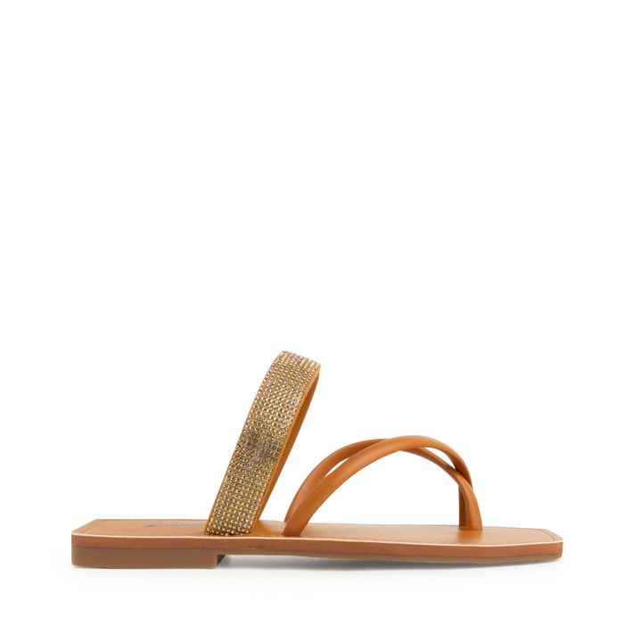 860.26_2-Rasteira-Nude-Almond-com-Tiras-Finas-e-Faixa-de-Strass-2.jpg