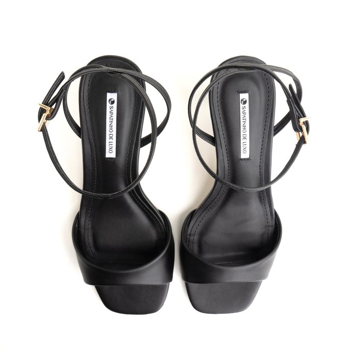 9560.05_1-Sandalia-Preto-Salto-Medio-Fino-e-Fivela-Ouro-4.jpg