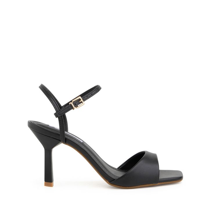9570.04_1-Sandalia-Preto-Salto-Alto-Fino-Triangular-e-Fivela-Ouro-2.jpg