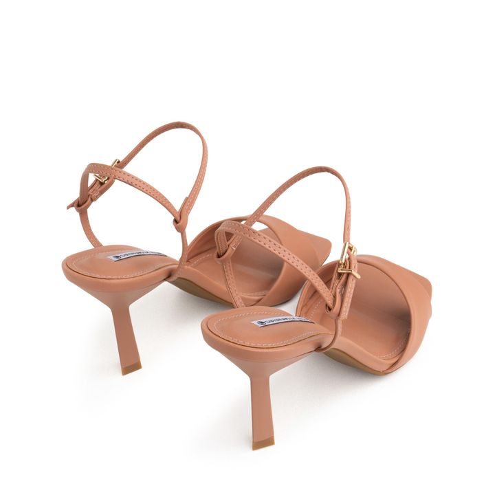 9570.04_2-Sandalia-Nude-Mocha-Salto-Alto-Fino-Triangular-e-Fivela-Ouro-3.jpg