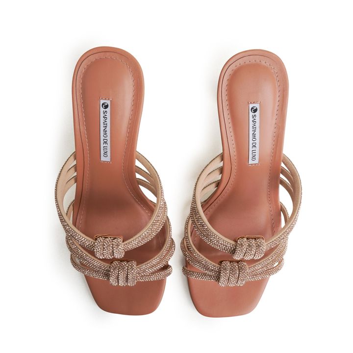 DAISY_2-Tamanco-Nude-Mocha-com-Duas-Tiras-de-Strass-Tripla-e-Salto-Fino-4.jpg