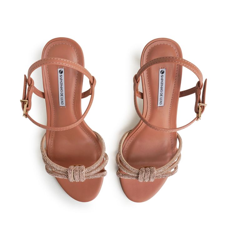 HORTENCIA_2-Sandalia-Nude-Mocha-com-Tiras-de-Strass-Tripla-e-Salto-Fino-4.jpg