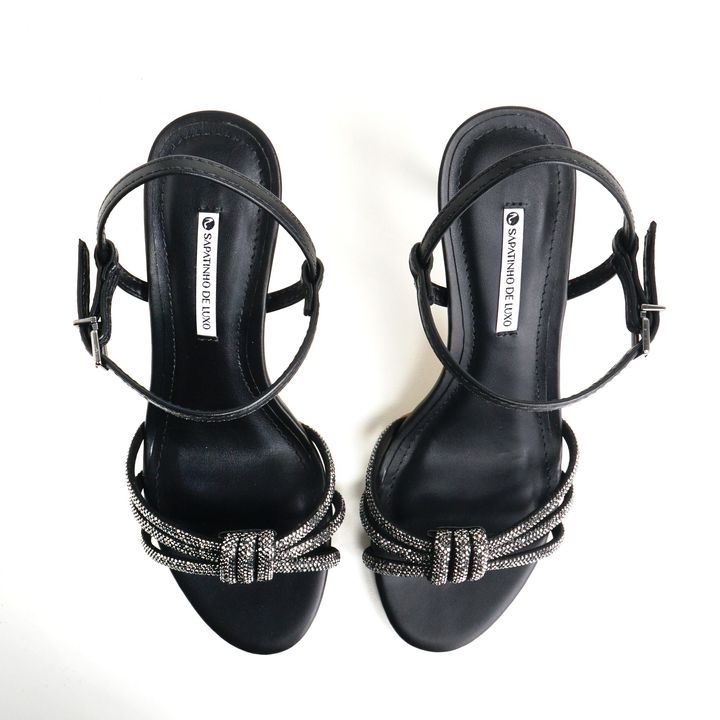 HORTENCIA_1-Sandalia-Preto-com-Tiras-de-Strass-Tripla-e-Salto-Fino-4.jpg