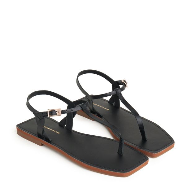 860.21_2-Rasteira-Sandalia-Preto-Tiras-Delicadas-e-Fivela-Ouro-0.jpg