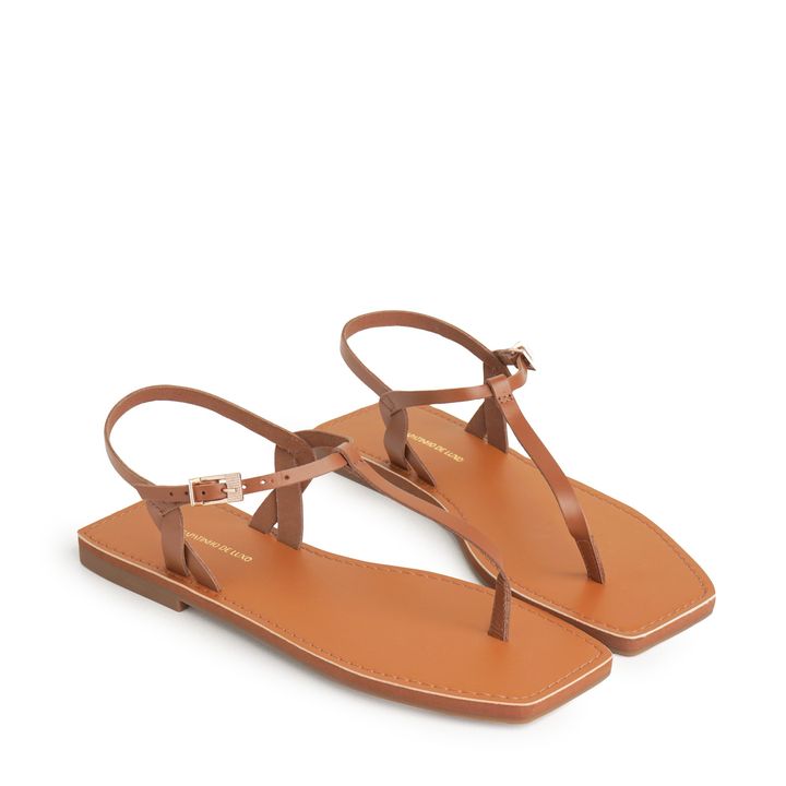 860.21_1-Rasteira-Sandalia--Nude-Almond-Tiras-Delicadas-e-Fivela-Ouro-0.jpg