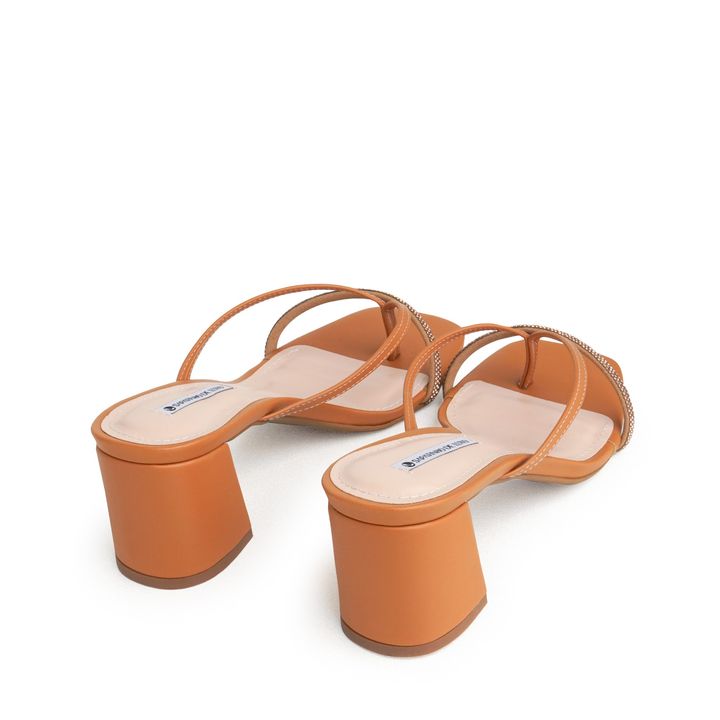 3060.58_7-Tamanco-Nude-Almond-Salto-Bloco-Medio-Tira-Dedo-Strass-Brilho-3.jpg