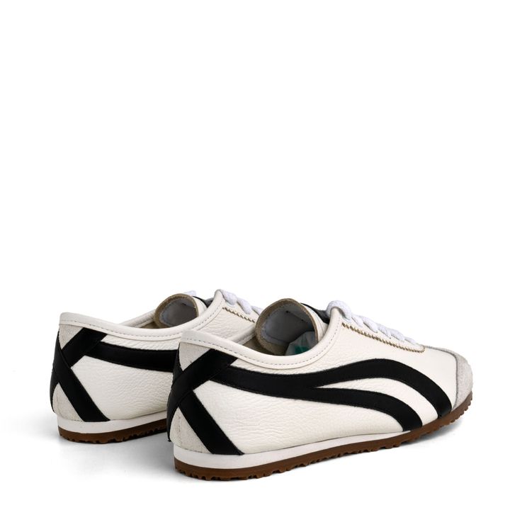 KANSAI_1-Tenis-Branco-Sola-Baixa-Tiras-laterais-Preto-3.jpg