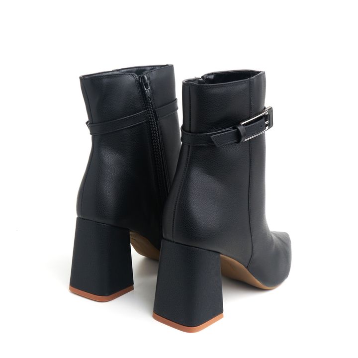 7480.03_1-Bota-Napa-Preto-Fivela-Dourada-Lateral-Salto-Bloco-2