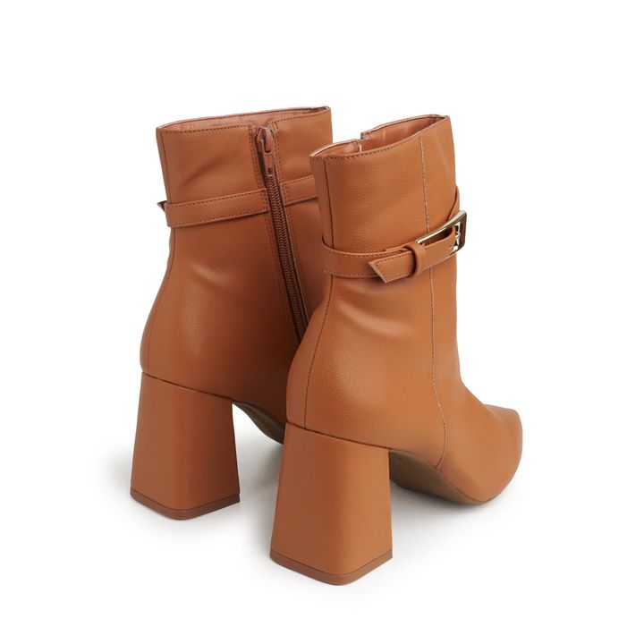 7480.03_2-Bota-Napa-Nude-Almond-Fivela-Dourada-Lateral-Salto-Bloco-2
