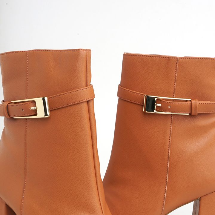 7480.03_2-Bota-Napa-Nude-Almond-Fivela-Dourada-Lateral-Salto-Bloco-3