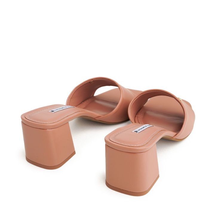 LUTECE_3-Tamanco-Nude-Mocha-Salto-Bloco-Logo-SDL-Ouro-e-Tira-Larga-Confortavel-2