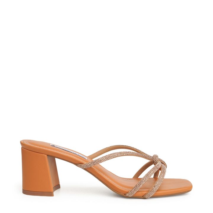 3060.69_2-Tamanco-Nude-Almond-Salto-Bloco-e-Tira-No-Central-com-Brilho-2