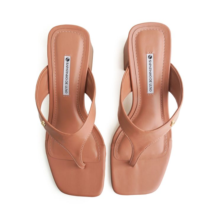 9540.26_3-Tamanco-Nude-Mocha-Salto-Bloco-Logo-SDL-Ouro-e-Tira-de-Dedo-4