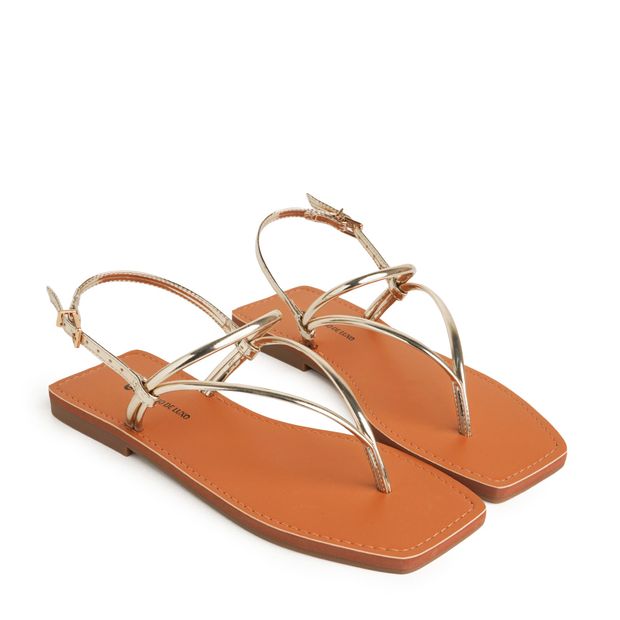 860.28_1-Rasteira-Sandalia-Nude-Almond-com-Tiras-Finas-Ouro-Metalizado-0