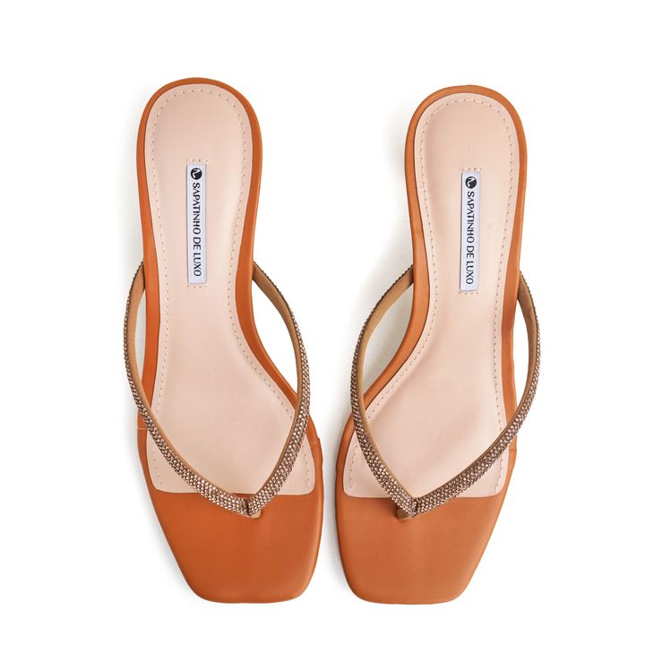 1420.24_4-Tamanco-Nude-Almond-Salto-Medio-com-Pedras-Cristal-4