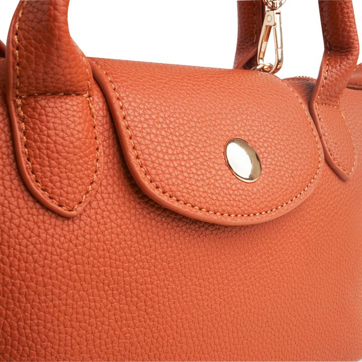 PERUGIA_2-Bolsa-Tiracolo-Floater-Nude-Camel-com-tampa-e-Alca-Transversal-4