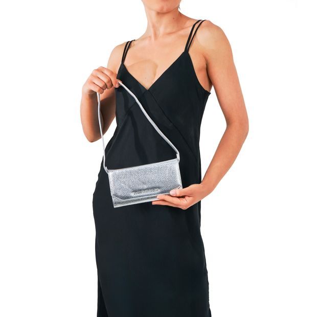 CANICATTI_5-Bolsa-Tiracolo-Floater-Metalizado-Prata-com-Alca-Transversal-5