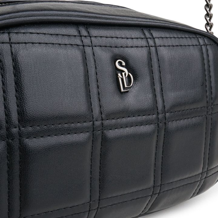CATTAFI_1-Bolsa-Tiracolo-Floater-Preto-com-Costura-Matelasse-Alca-Corrente-Transversal-3