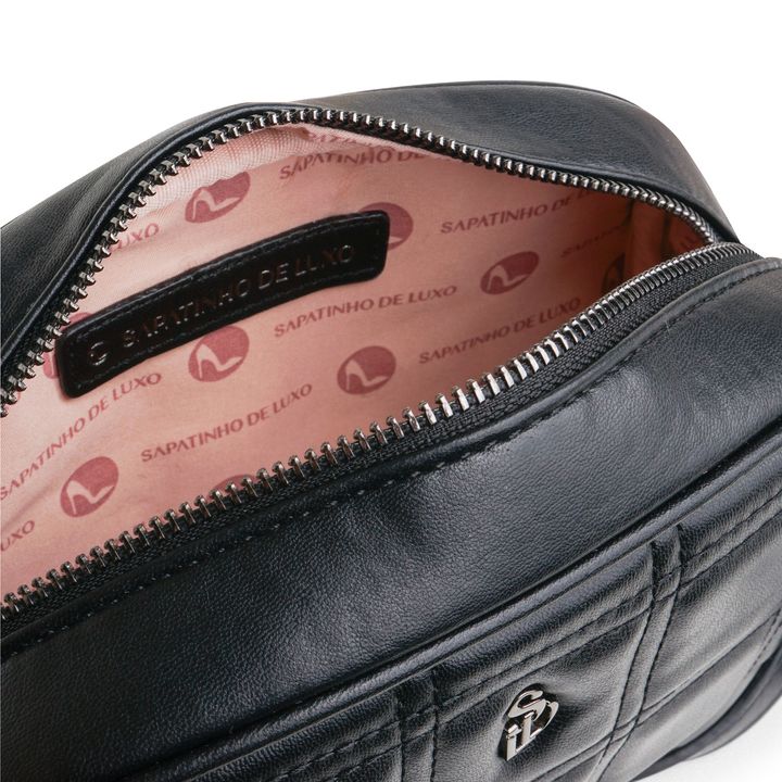 CATTAFI_1-Bolsa-Tiracolo-Floater-Preto-com-Costura-Matelasse-Alca-Corrente-Transversal-4