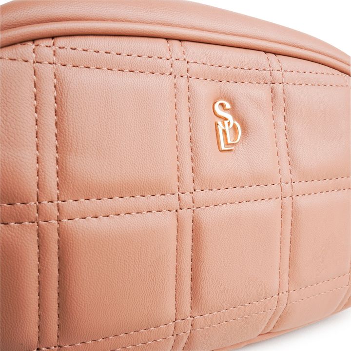 CATTAFI_2-Bolsa-Tiracolo-Floater-Nude-Tam-com-Costura-Matelasse-Alca-Corrente-Transversal-3