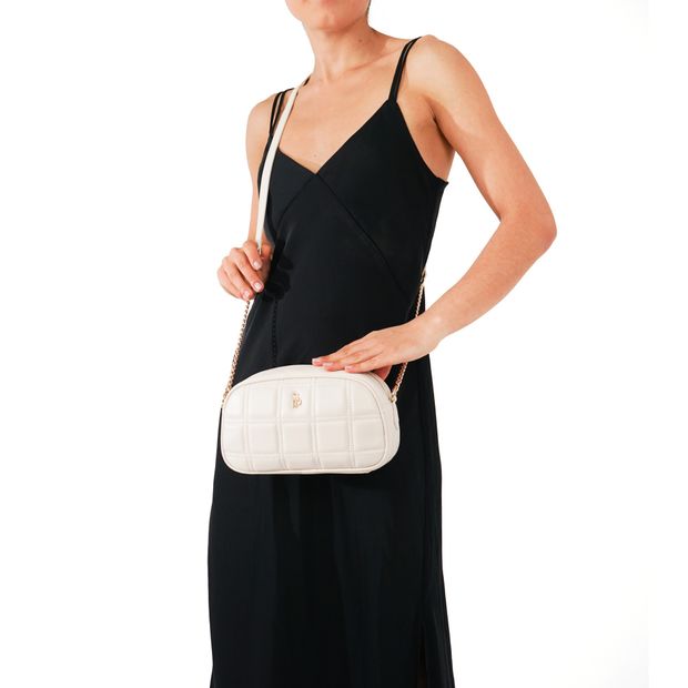CATTAFI_3-Bolsa-Tiracolo-Floater-Nude-Baunilha-com-Costura-Matelasse-Alca-Corrente-Transversal-5