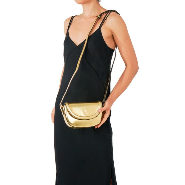 ROMETTA_3-Bolsa-Clutch-Napa-Metalizado-Ouro-e-Alca-Transversal-4