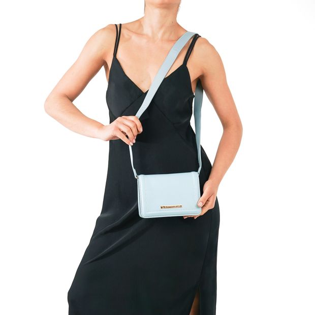 VALDINA_1-Bolsa-Clutch-Napa-Jeans-e-Alca-Transversal-5