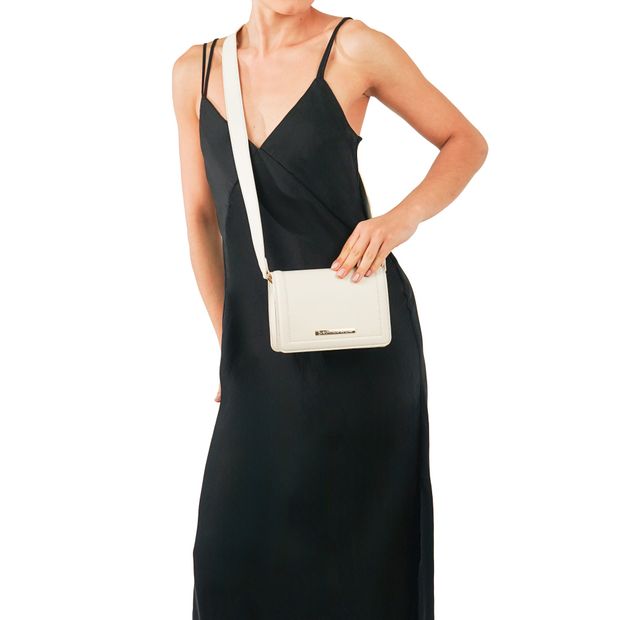 VALDINA_3-Bolsa-Clutch-Napa-Nude-Manteiga-e-Alca-Transversal-5