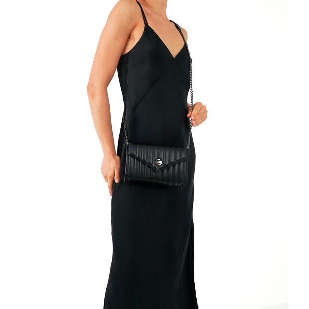 LENTINI_1-Bolsa-Clutch-Napa-Soft-Preto-Alto-Relevo-e-Corrente-0