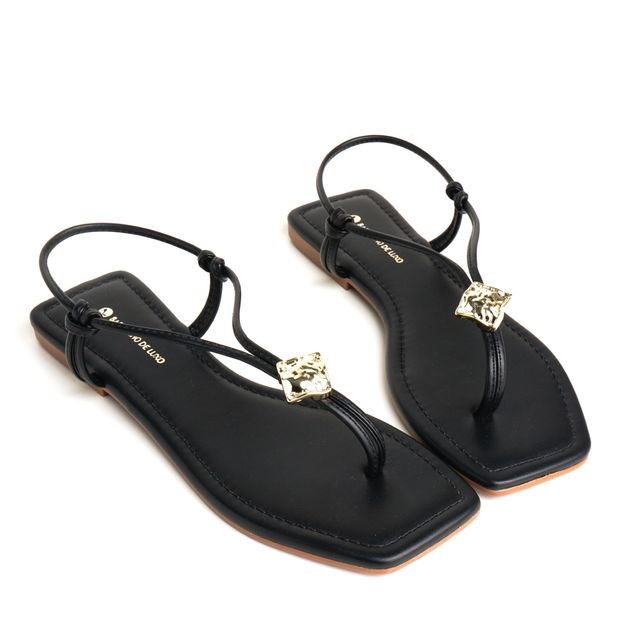 1380.320_1-Rasteira-Sandalia-Preto-com-Enfeite-Metal-Martelado-0