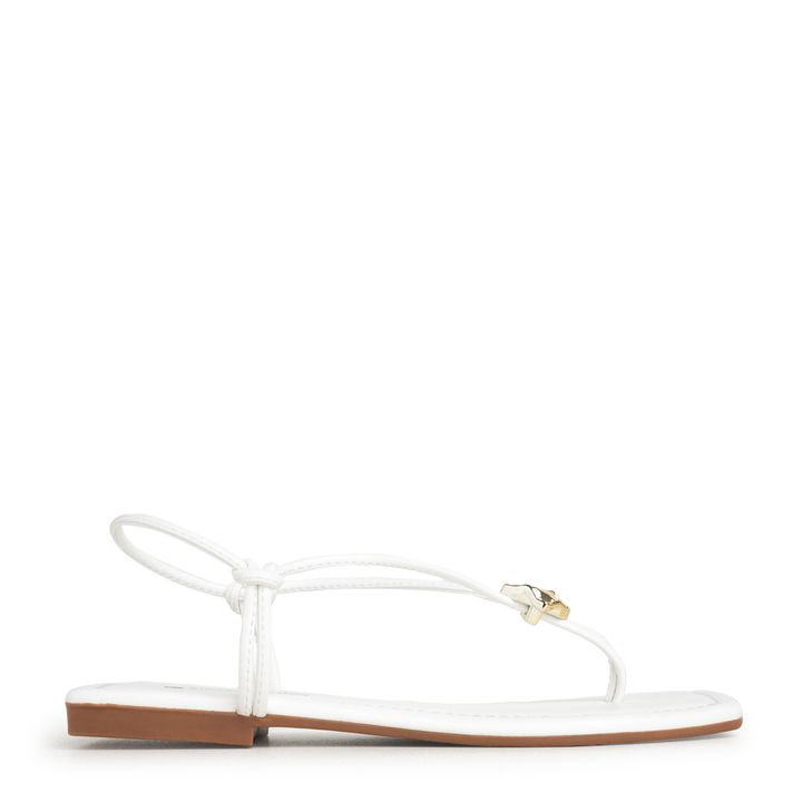 1380.320_7-Rasteira-Sandalia-Branco-com-Enfeite-Metal-Martelado-2