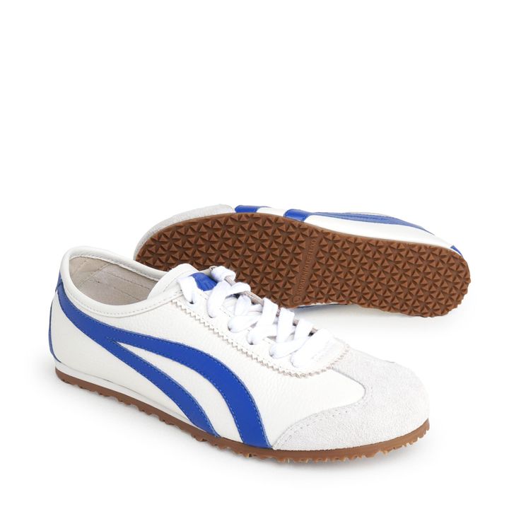KANSAI_7-Tenis-em-Couro-Branco-com-Detalhes-Azul-Royal-e-Sola-Flat-1