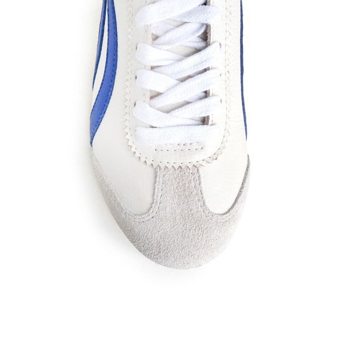 KANSAI_7-Tenis-em-Couro-Branco-com-Detalhes-Azul-Royal-e-Sola-Flat-7