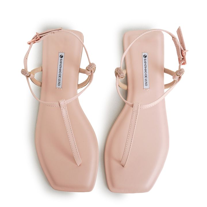TRAPANI_3-Rasteira-Sandalia-Nude-Baby-com-Brilho-Lateral-e-Pingente-Ouro-4
