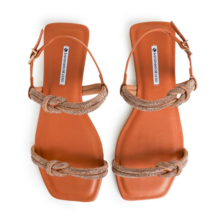 WELKOM_2-Rasteira-Nude-Almond-Tiras-de-Corda-brilhosa-com-No-e-Fivela-4