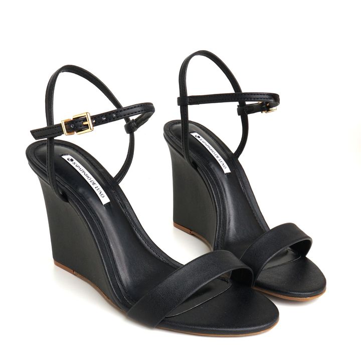 LIZIE_1-Sandalia-Anabela-Preto-Tira-unica-com-Bico-Redondo-e-Fivela-0
