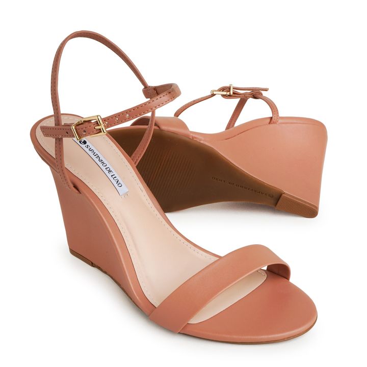 LIZIE_2-Sandalia-Anabela-Nude-Mocha-Tira-unica-com-Bico-Redondo-e-Fivela-1