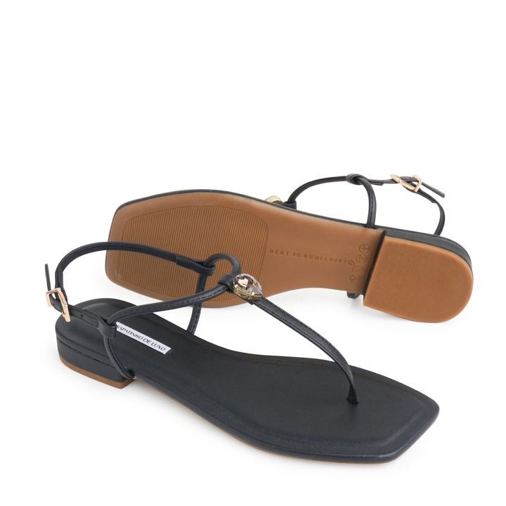 ROYAL_1-Rasteira-Sandalia-Preto-com-Enfeite-Pedra-Brilho-e-Fivela-1