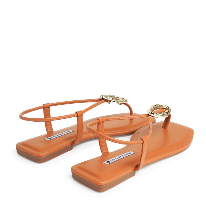 1380.317_3-Rasteira-Sandalia-Nude-Almond-com-Enfeite-Martelado-3
