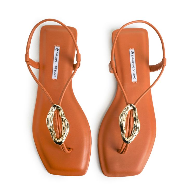 1380.317_3-Rasteira-Sandalia-Nude-Almond-com-Enfeite-Martelado-4