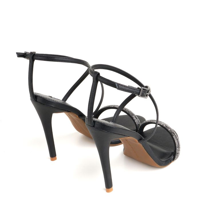 LINNE_1-Sandalia-Preto-com-Salto-Alto-Agulha-com-Tira-em-X-e-Detalhe-Brilho-3