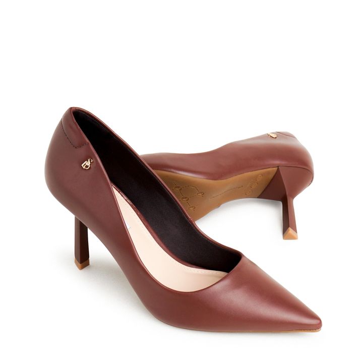 9500.01_4-Scarpin-Umber-Bico-Fino-e-Salto-Alto-Reto-1