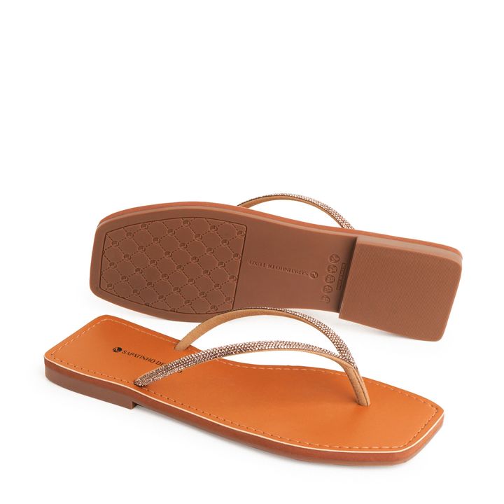 BEXLEY_2-Rasteira-Nude-Almond-com-Tira-Mini-Cristais-e-Bico-Quadrado-1