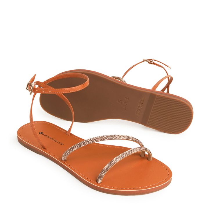 10040.25_2-Rasteira-Sandalia-Nude-Almond-Tira-Dupla-com-mini-Cristais-e-Bico-Redondo-1
