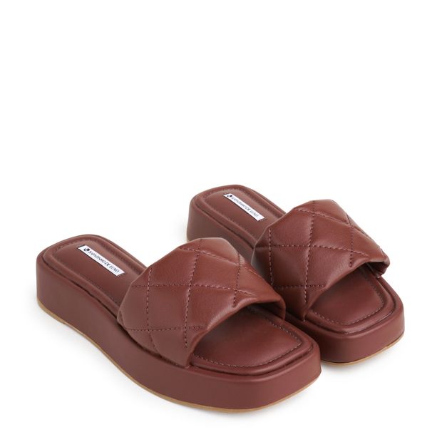 9360-61_1-Tamanco-Flatform-Umber-Tira-Unica-Matelasse-e-Sola-Alta-Rasteira-0