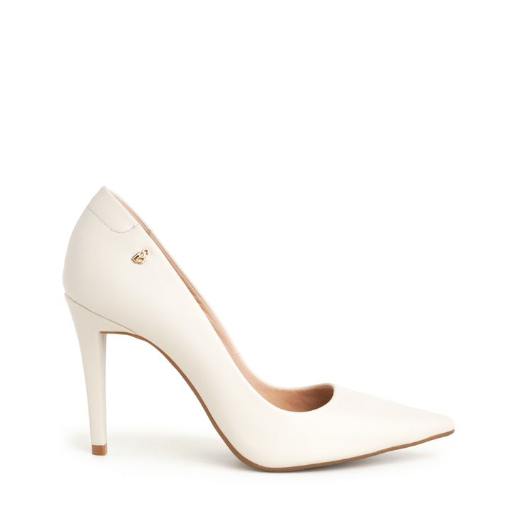 MALTA_5-Scarpin-Off-White-Bico-Fino-Alongado-Salto-Alto-Taca-2