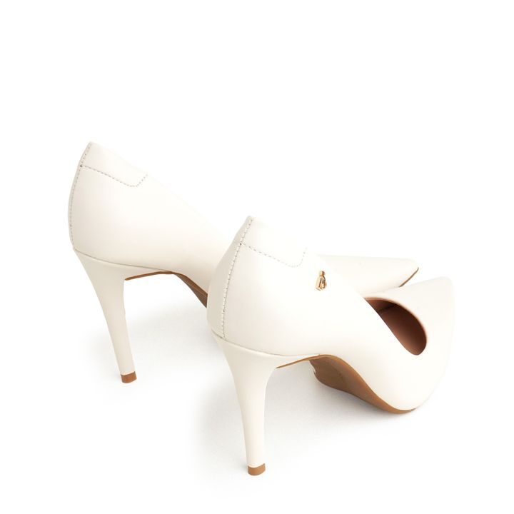MALTA_5-Scarpin-Off-White-Bico-Fino-Alongado-Salto-Alto-Taca-3